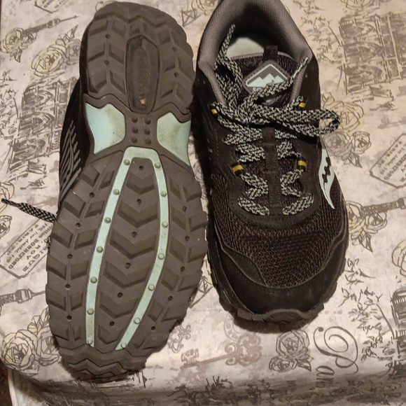 Saucony Trail Shoes - Picture 4 of 5